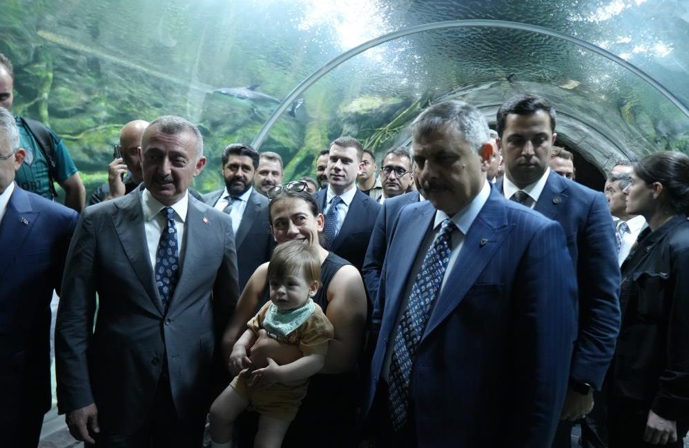İçişleri Bakanı Mustafa Çiftçi, Kocaeli'de 5 kıtadan getirilen binlerce canlıyı
