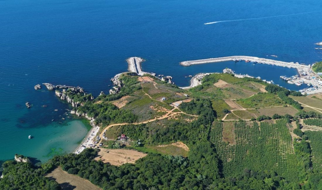 Kocaeli'nin doğası ve mavi bayraklı plajlarıyla öne çıkan turizm merkezi