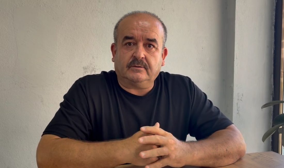  Tekirdağ'ın Çerkezköy ilçesinde bir tekel bayiinin açılışında imamın dua okuması
