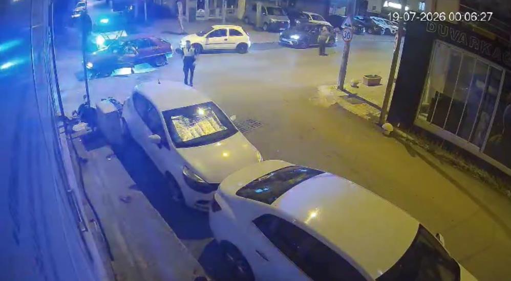 Kocaeli'nin Gebze ilçesinde otomobil ile çarpışan motosikletin sürücüsü yaralandı. Güvenlik