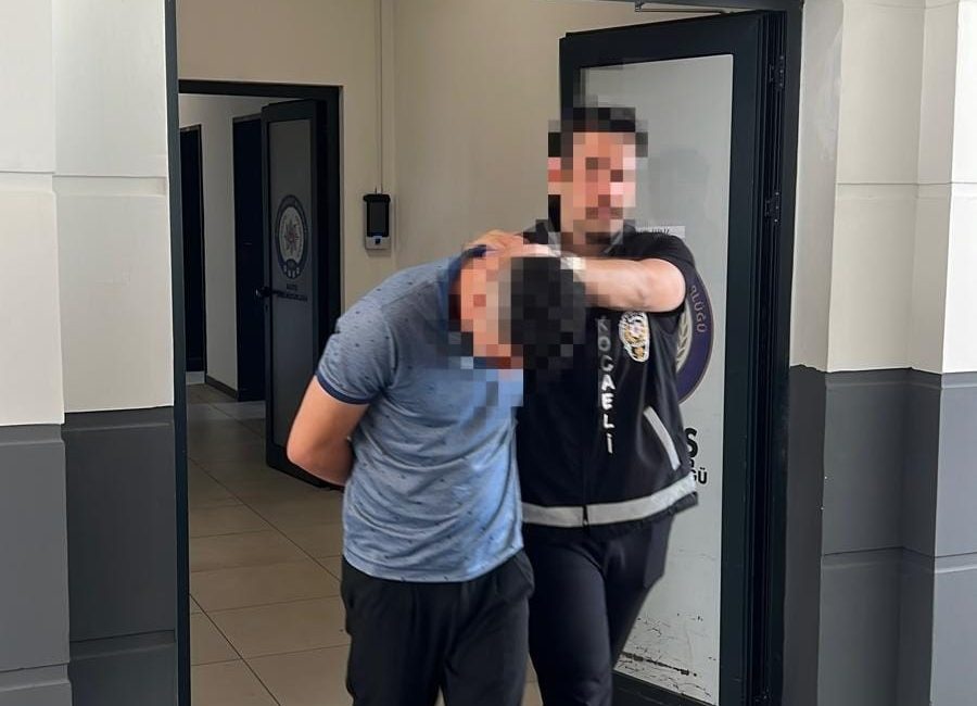 Kocaeli'de kendisini polis olarak tanıtarak bir vatandaştan 600 bin TL