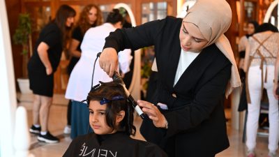 Gaziosmanpaşa Belediyesi'nin "Birlikte Güzeliz" projesi kapsamında düzenlenen etkinlikte çocuklar, gönüllü