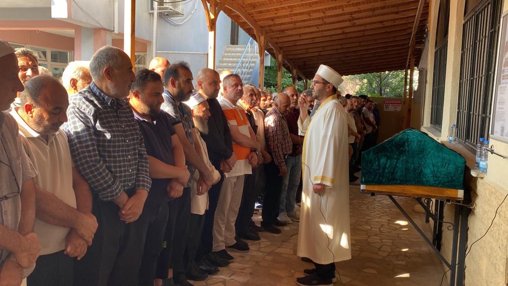 Kocaeli'nin Derince ilçesinde inşaatın iskelesinden düşerek hayatını kaybeden işçi son