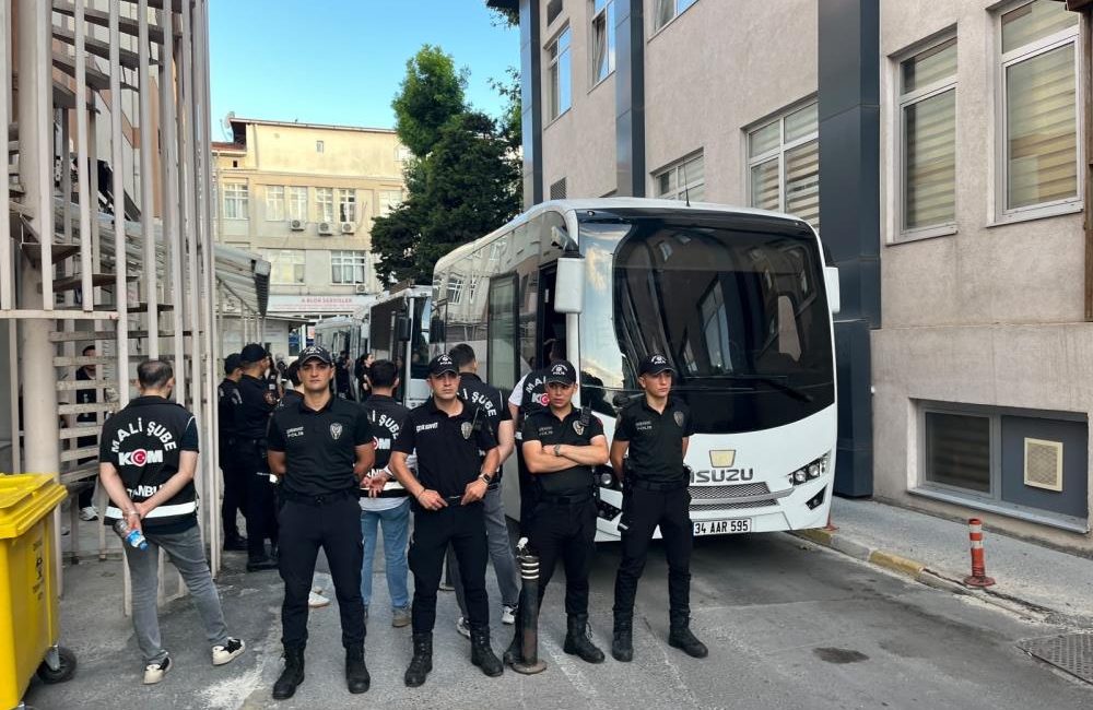 İstanbul Cumhuriyet Başsavcılığı tarafından İzmit Belediyesi’ne yönelik yürütülen soruşturmada gözaltına