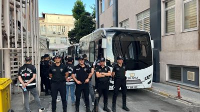 İzmit Belediyesine yönelik yürütülen soruşturma kapsamında 21 şüpheli tutuklama istemiyle