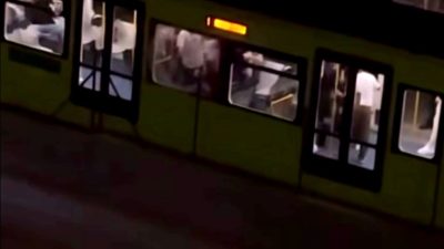 Bursa'da iki grup arasında çıkan kavga metro istasyonunu adeta savaş