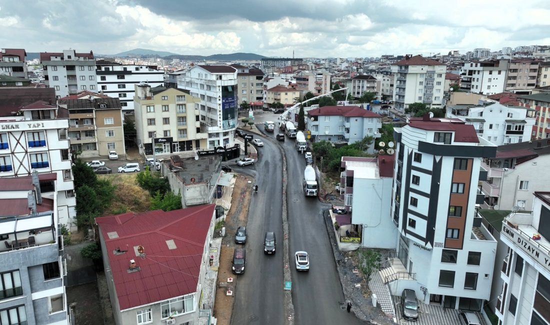 Kocaeli Büyükşehir Belediyesi, altyapı çalışmalarını tamamladığı Çayırova Uğur Mumcu Caddesi'nde