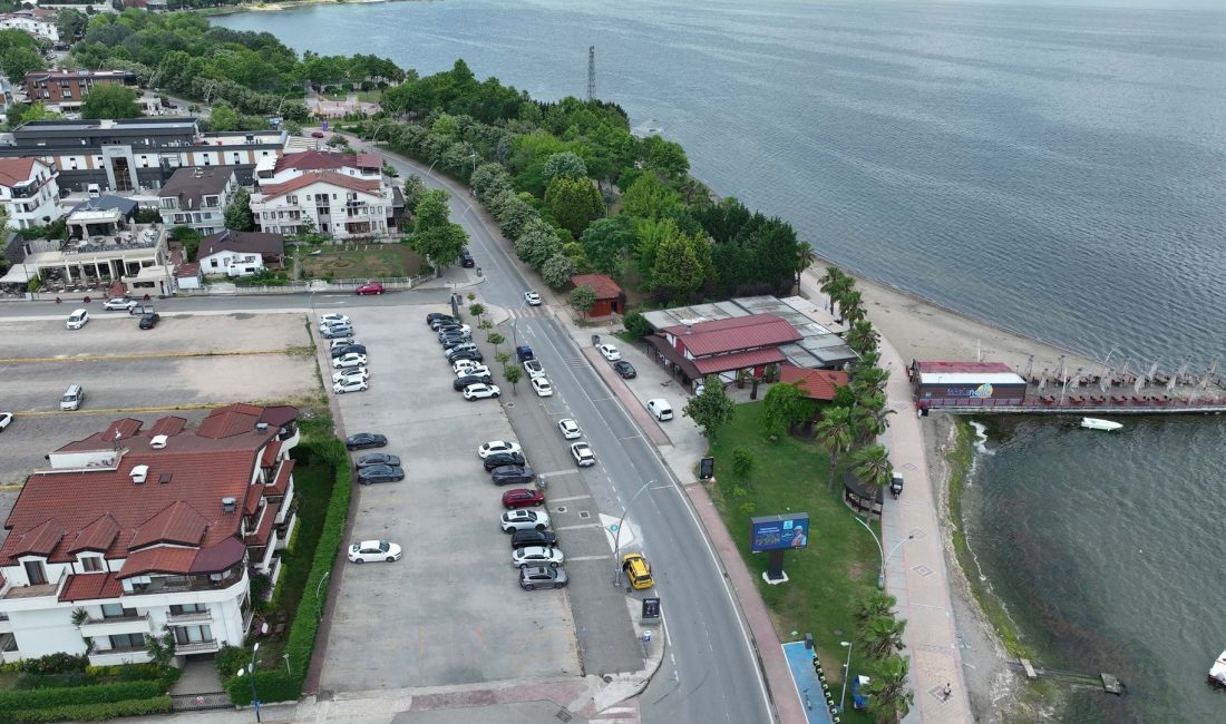 Kocaeli Büyükşehir Belediyesi, Başiskele sahilinde trafik akışını düzenlemek, yaya güvenliğini