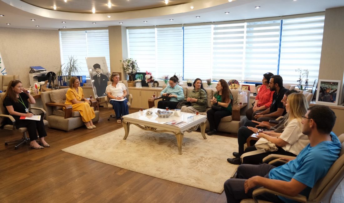 Halk Günü buluşmalarını sürdüren Fatma Başkan, İzmitlilerin sorunlarını ve önerilerini