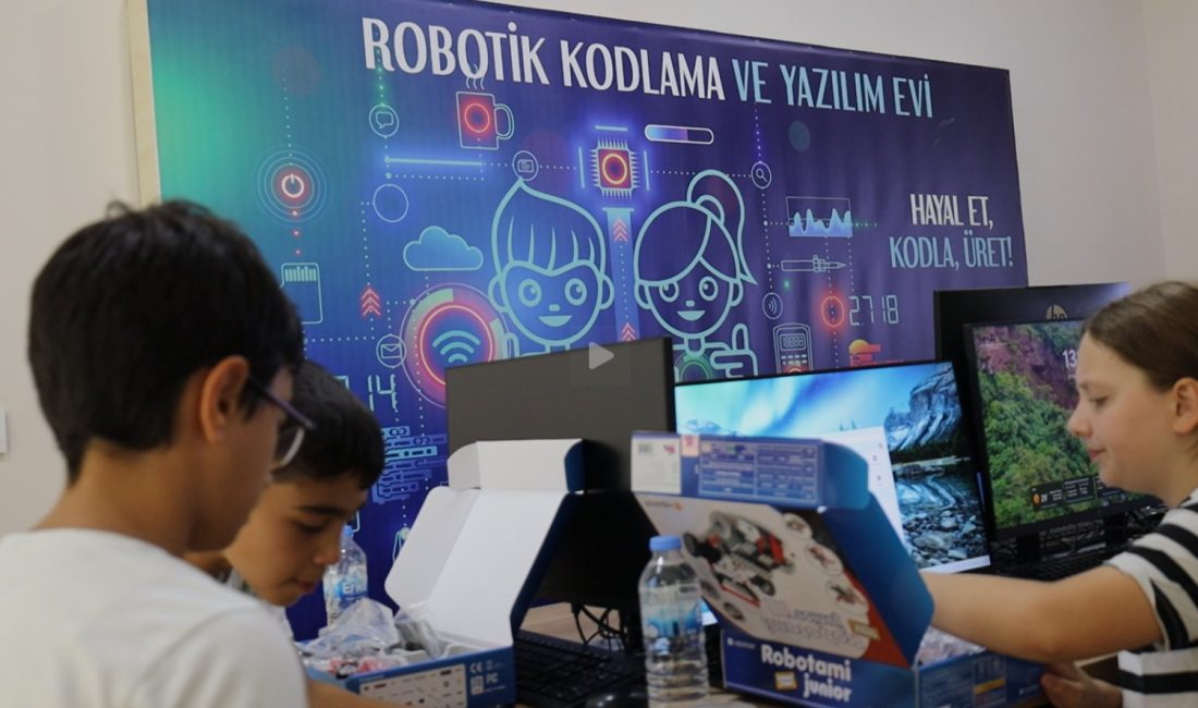 İzmit Belediyesi tarafından Alikahya Fatih Mahallesi’nde hizmete açılan Robotik Kodlama