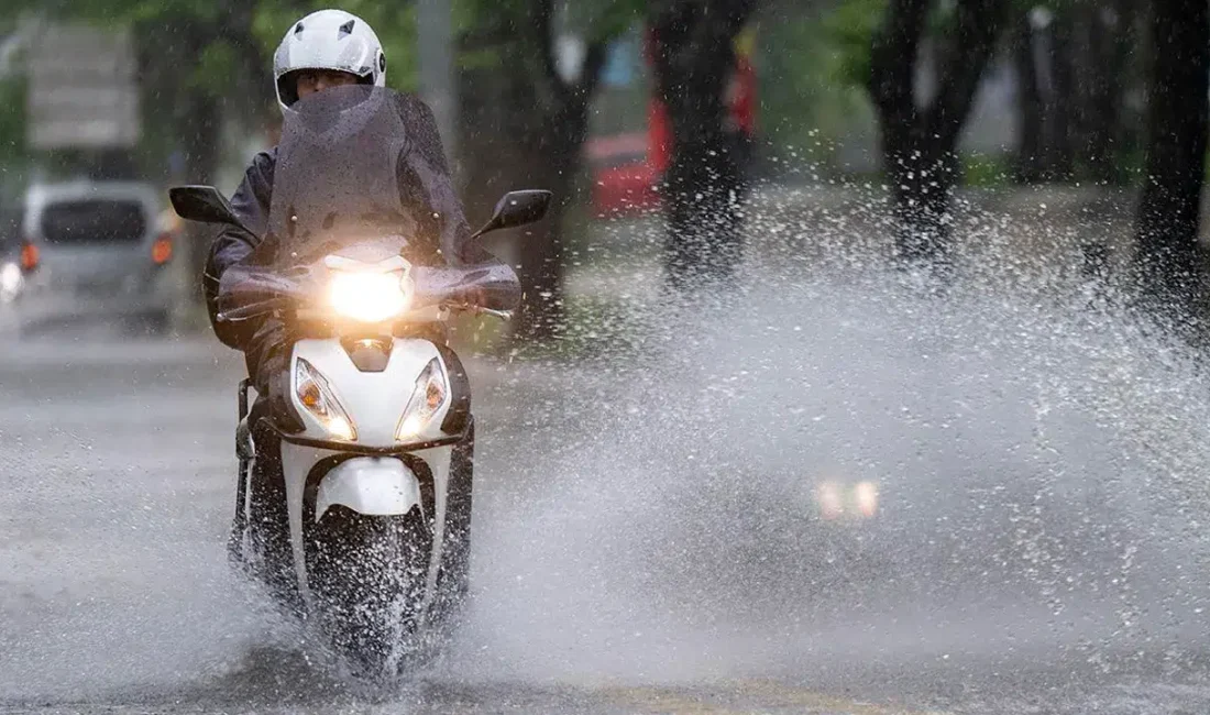 Kocaeli'de beklenen gök gürültülü sağanak nedeniyle motosiklet, scooter, elektrikli scooter