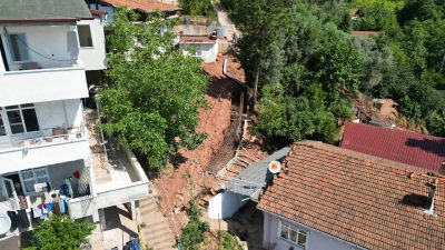 İzmit Belediyesi Fen İşleri Müdürlüğü ekipleri, Serdar Mahallesi Bahri Sokak’ta