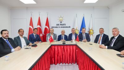 İzmit Belediye Başkanı Fatma Kaplan Hürriyet'in görevden uzaklaştırılmasının ardından bugün