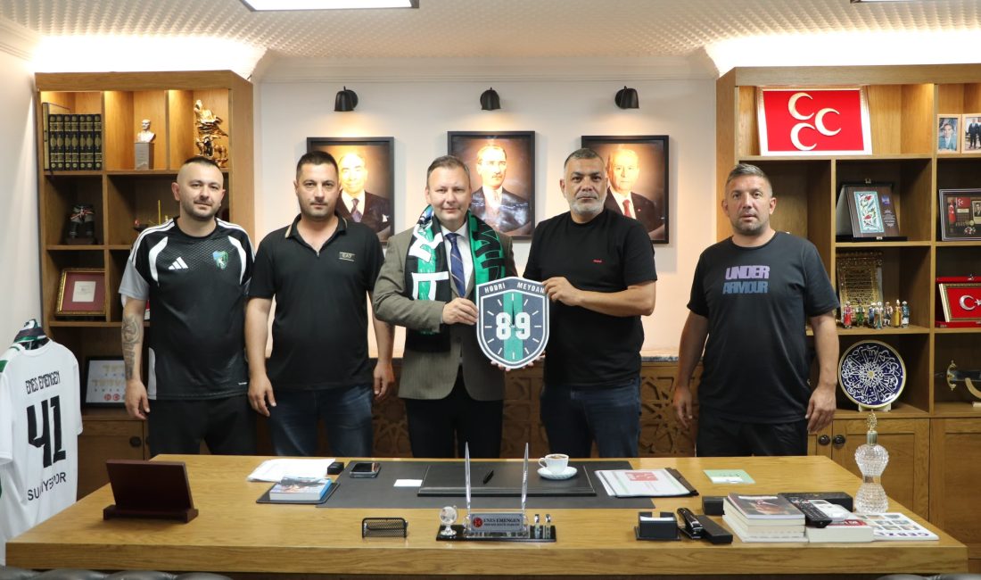 Hodri Meydan Taraftarlar Derneği Başkanı Enver Güler, yönetimi ve Kocaelispor