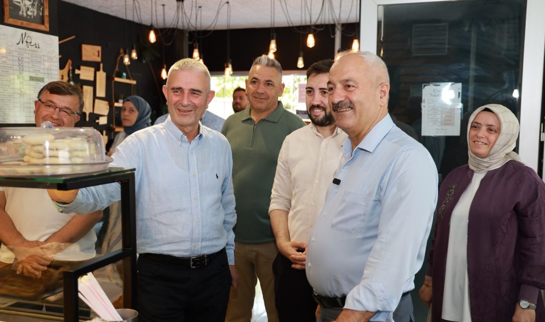 Gebze Belediye Başkanı Zinnur Büyükgöz, mahalle ziyaretleri kapsamında Arapçeşme Mahallesi