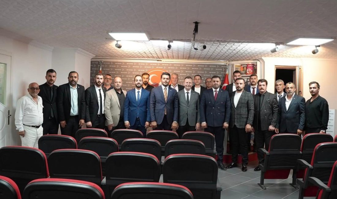 MHP Kocaeli'de göreve başlayan ilçe başkanları ve yönetim kurulu üyeleri,
