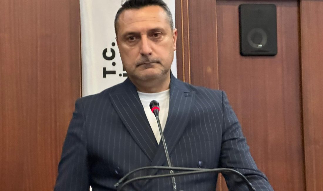 İzmit Belediyesi Temmuz Ayı Meclis Toplantısı'nda konuşan MHP'li Meclis Üyesi