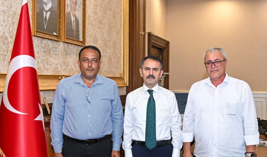 Arpalıkihsaniye Mahalle Muhtarı Hasan Erdöl, İzmit Muhtarlar Derneği Başkanı Ruhan