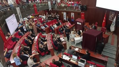 İzmit Belediye Başkanvekili seçiminin ilk turunda hiçbir aday gerekli 25