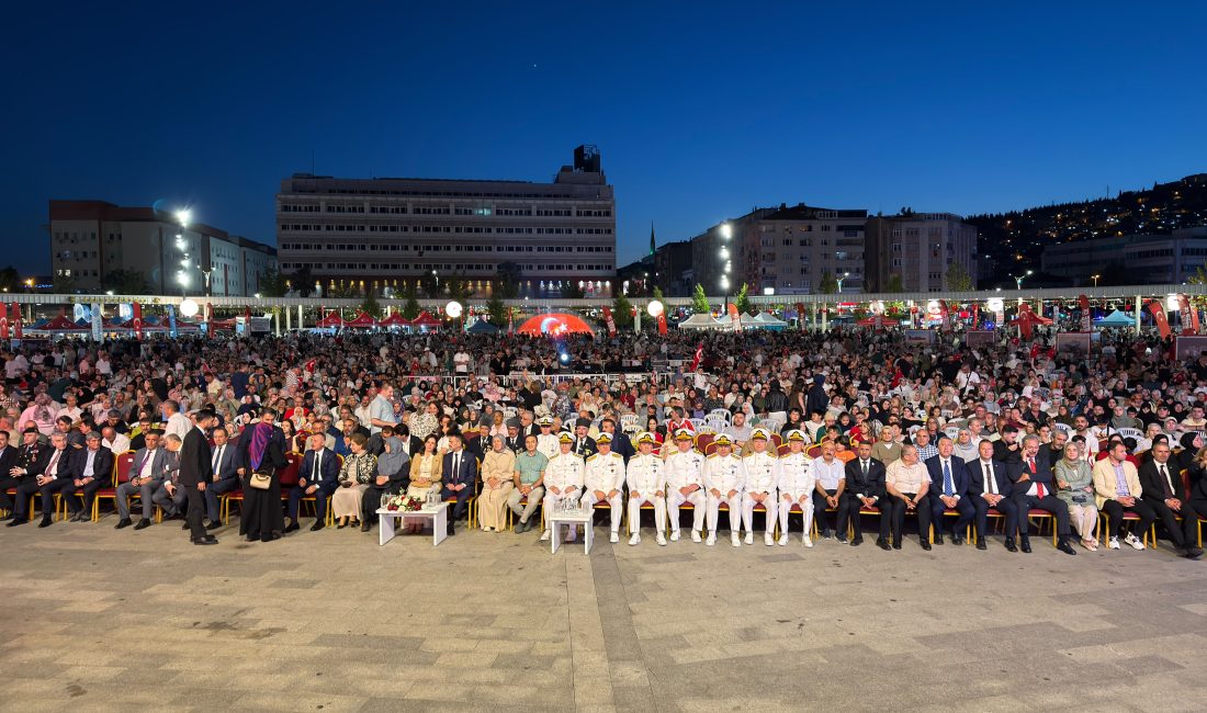 Kocaeli Büyükşehir Belediye Başkanı Tahir Büyükakın, 15 Temmuz Demokrasi ve