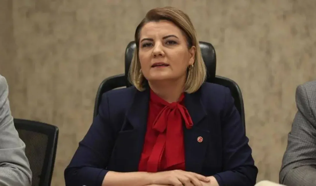 İçişleri Bakanlığı, İzmit Belediye Başkanı Fatma Kaplan Hürriyet'in görevden uzaklaştırıldığını