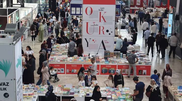 Kocaeli Büyükşehir Belediyesi, Uluslararası 16. Kocaeli Kitap Fuarı'nın alan kurulum