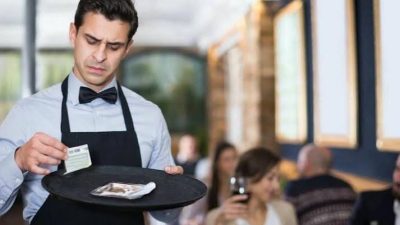 Restoran ve kafelerde uzun süredir tartışma konusu olan kuver ücretleri,