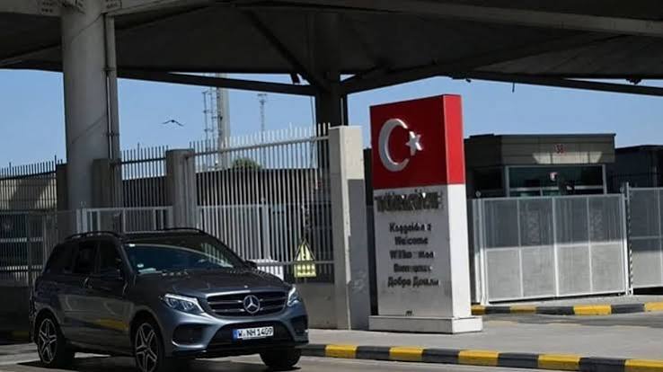 Resmi Gazete'de yayımlanan yeni düzenlemeyle yabancı plakalı araçların otoyol ve