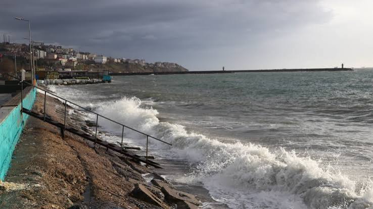 Meteoroloji Genel Müdürlüğü, Marmara’nın güney kesimleri için fırtına uyarısında bulundu.