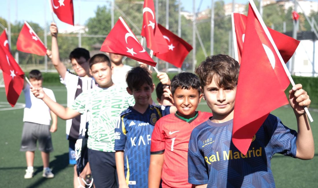 Kocaeli Büyükşehir Belediyesi tarafından gerçekleştirilen Herkes İçin Spor Tenis Turnuvası’nda