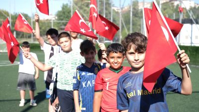 Kocaeli Büyükşehir Belediyesi tarafından gerçekleştirilen Herkes İçin Spor Tenis Turnuvası’nda