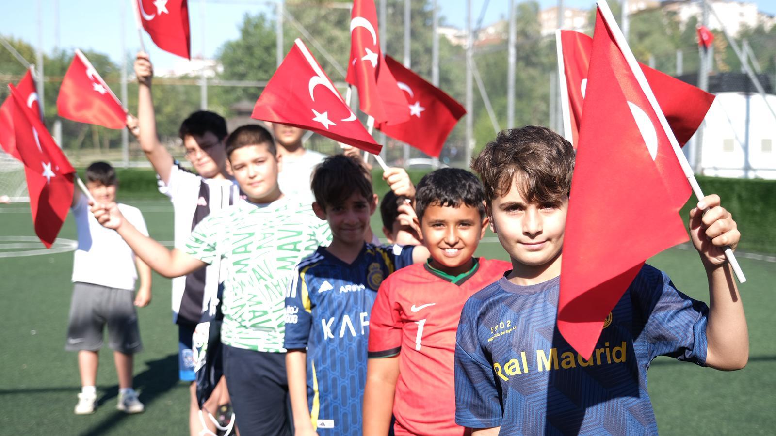 Kocaeli Büyükşehir Belediyesi tarafından gerçekleştirilen Herkes İçin Spor Tenis Turnuvası’nda
