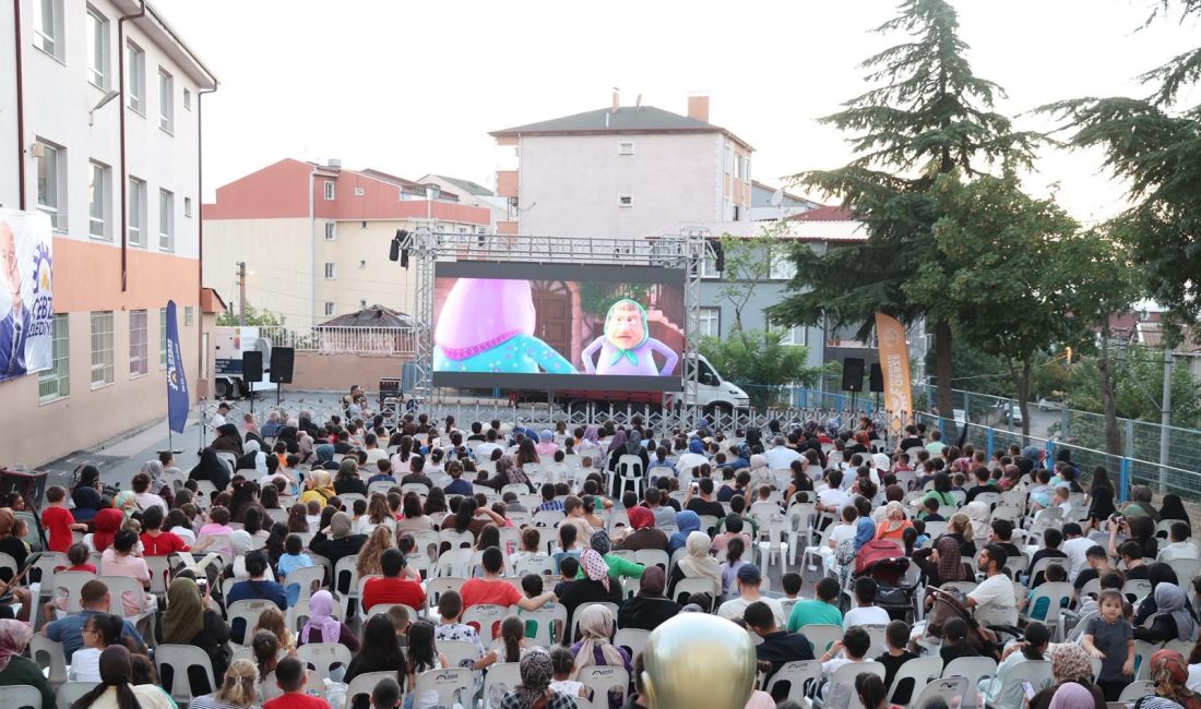 Gebze Belediyesi’nin “Mahallemde Sinema Var” etkinliği kapsamında Köşklüçeşme Mahallesi’nde düzenlenen