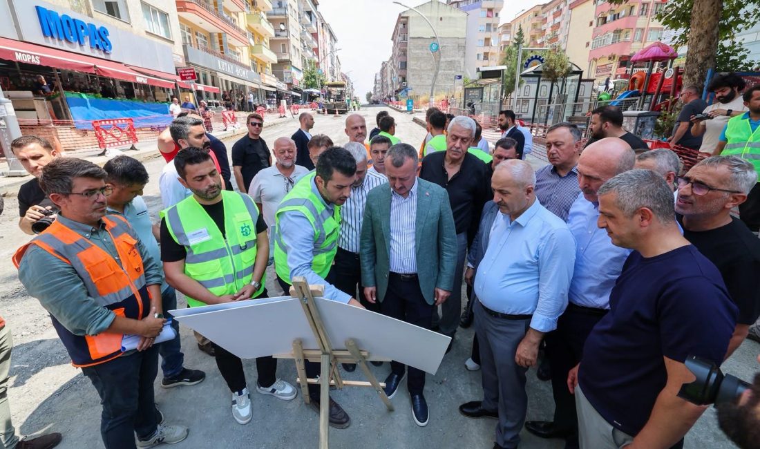 Kocaeli Büyükşehir Belediye Başkanı Tahir Büyükakın, Gebze’nin en yoğun ulaşım