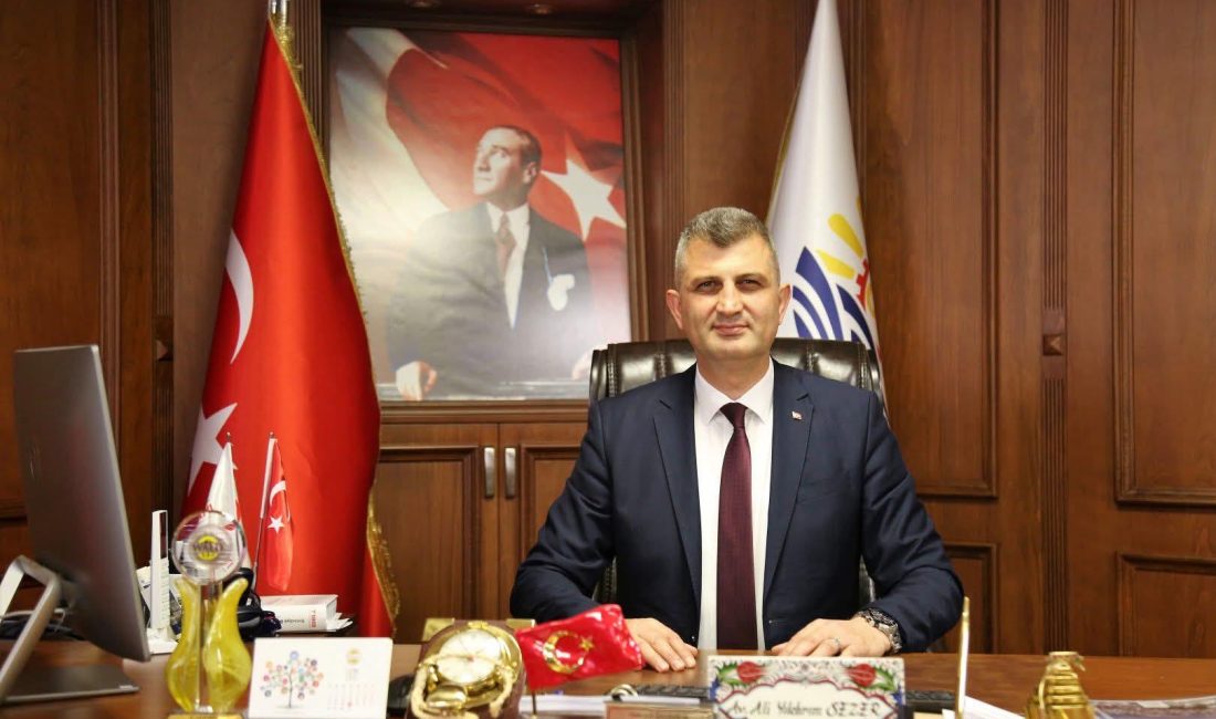 Gölcük Belediye Başkanı Ali Yıldırım Sezer, 17 Ağustos 1999’da meydana