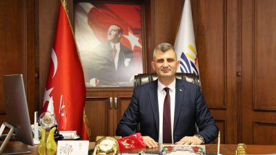 Gölcük Belediye Başkanı Ali Yıldırım Sezer, 17 Ağustos 1999’da meydana