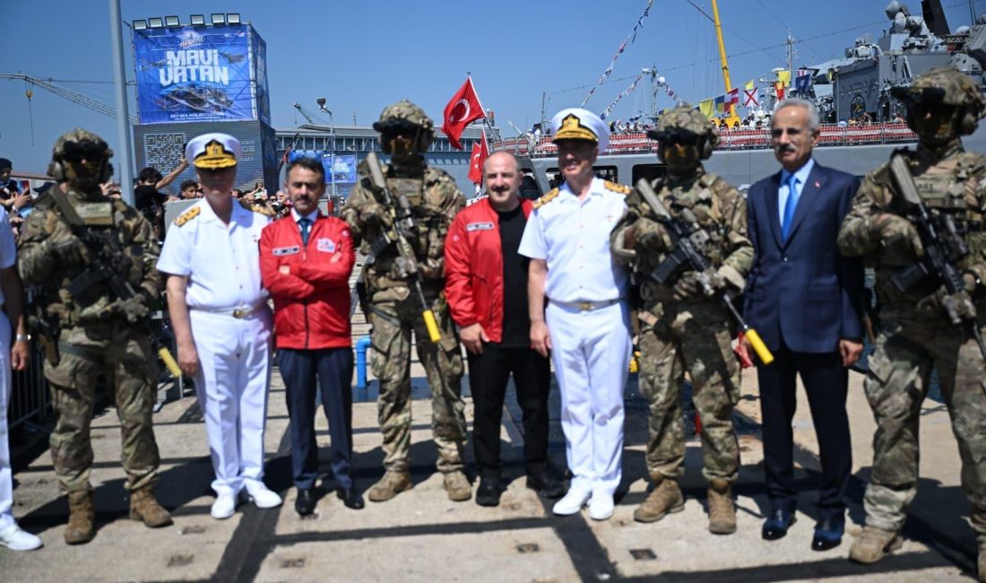 Ulaştırma ve Altyapı Bakanı Abdulkadir Uraloğlu, Kocaeli’de Gölcük Donanma Komutanlığında