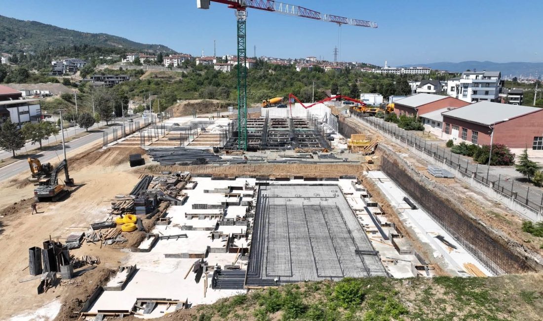 Gölcük Belediyesi tarafından Düzağaç Mahallesi’nde yapımına başlanılan, çok amaçlı spor