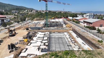 Gölcük Belediyesi tarafından Düzağaç Mahallesi’nde yapımına başlanılan, çok amaçlı spor
