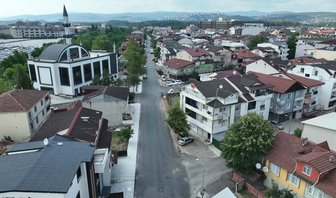 Kocaeli Büyükşehir Belediyesi, Kartepe’de İSU’nun altyapı çalışmalarını tamamladığı bölgelerde bozulan