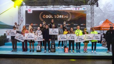 Kocaeli Büyükşehir Belediyesi’nin Kartepe Kuzuyayla’da düzenlediği Ultra Trail yarışmasında 50