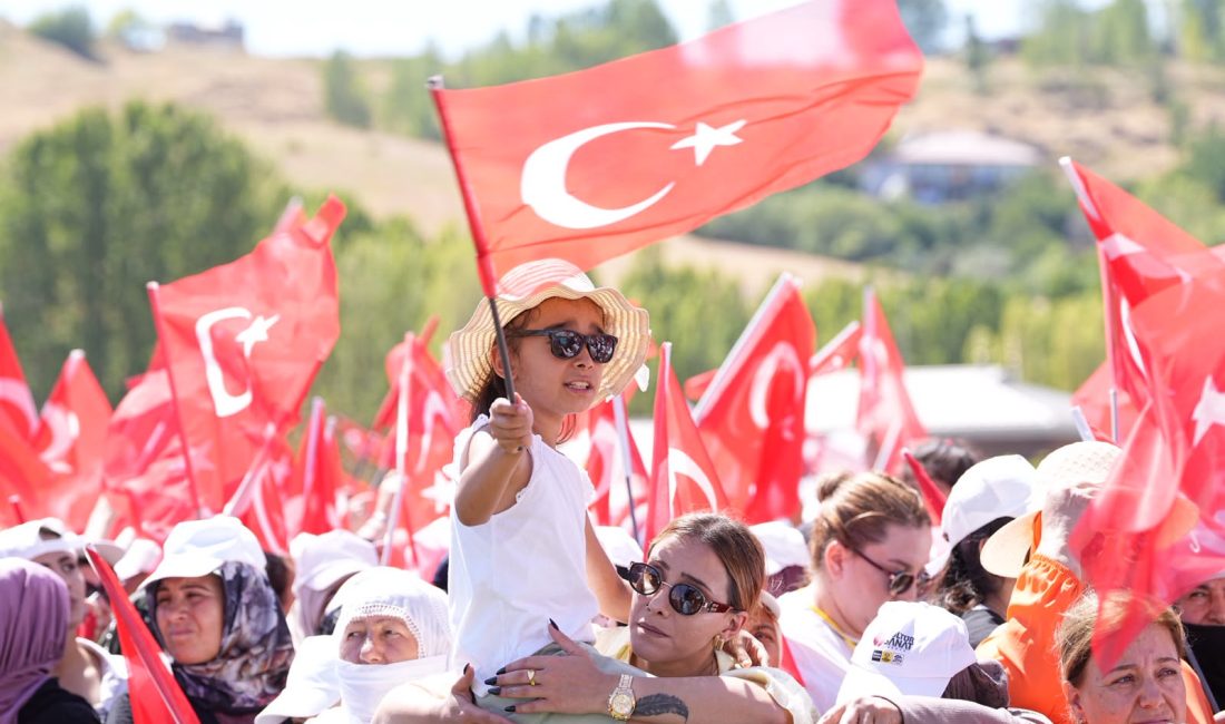 Bitlis’in Ahlat ilçesinde Malazgirt Zaferi’nin 955. yıl dönümü kapsamında düzenlenen