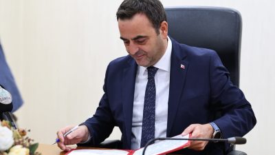 Başiskele Belediyesi tarafından Eğitime %100 Destek Kampanyası kapsamında Barbaros Mahallesi’nde