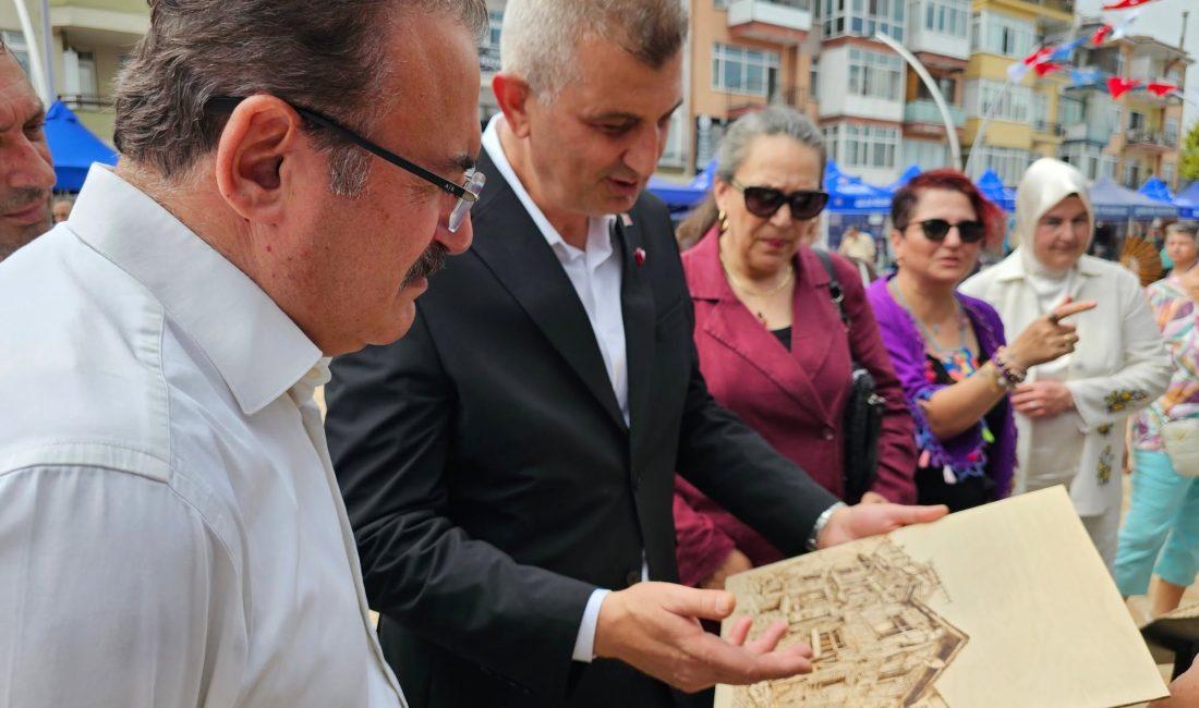 Gölcük Belediyesi tarafından düzenlenen Geleneksel El Sanatları Festivali, Türkiye’nin dört
