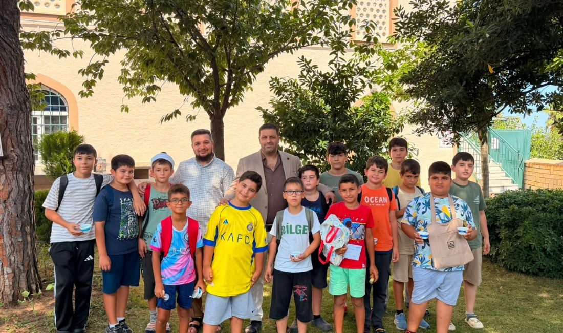 Milliyetçi Hareket Partisi (MHP) Darıca İlçe Başkanı Yavuz Furunci, yönetim