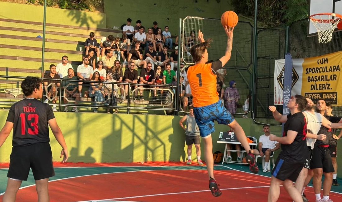 Gölcük Belediyesi tarafından Değirmendere Yüzbaşılar Sahili'nde düzenlenen Sokak Basketbolu Turnuvası,