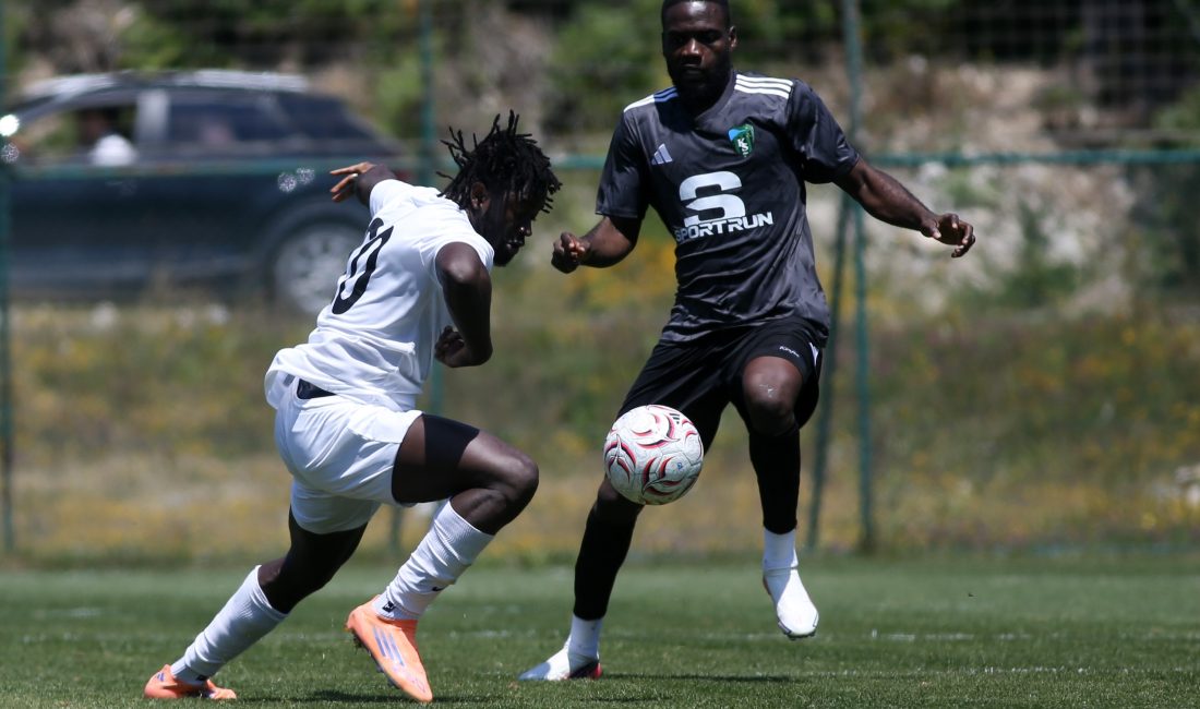 Yeni sezon hazırlıklarını sürdüren Kocaelispor, Düzce Topuk Yaylası Tesisleri'nde oynanan