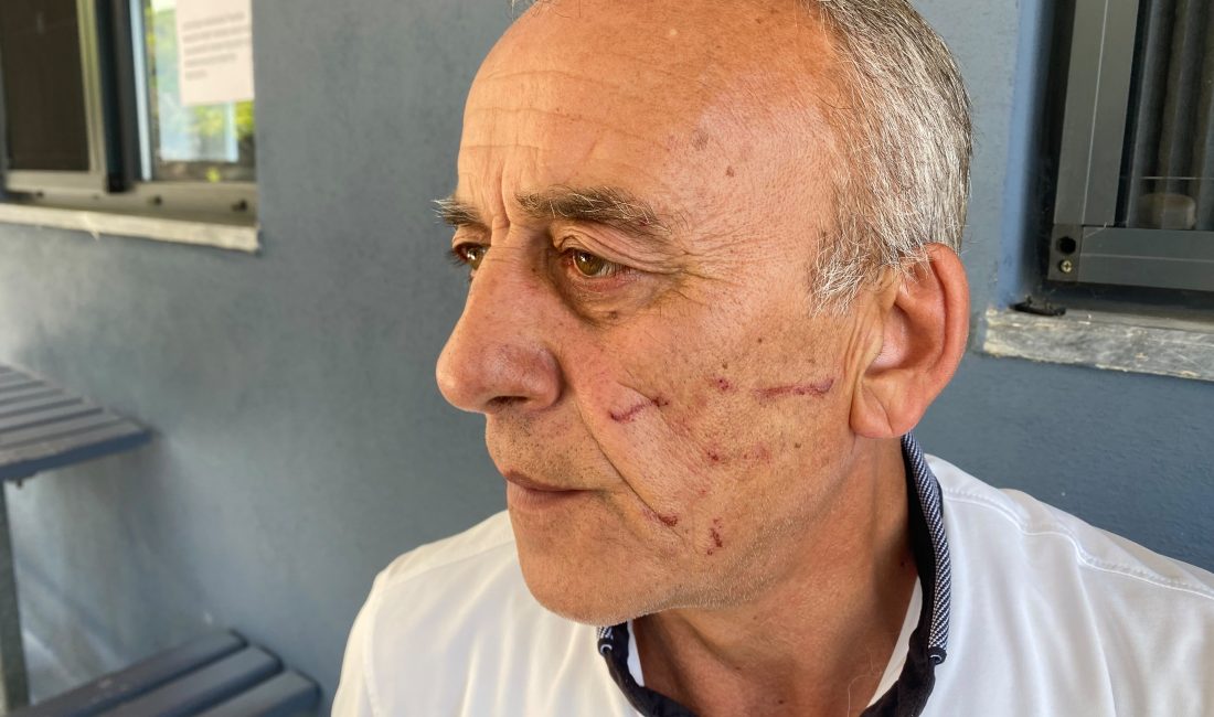 Kocaeli’nin Başiskele ilçesinde görev yapan özel halk otobüsü şoförü, durakta