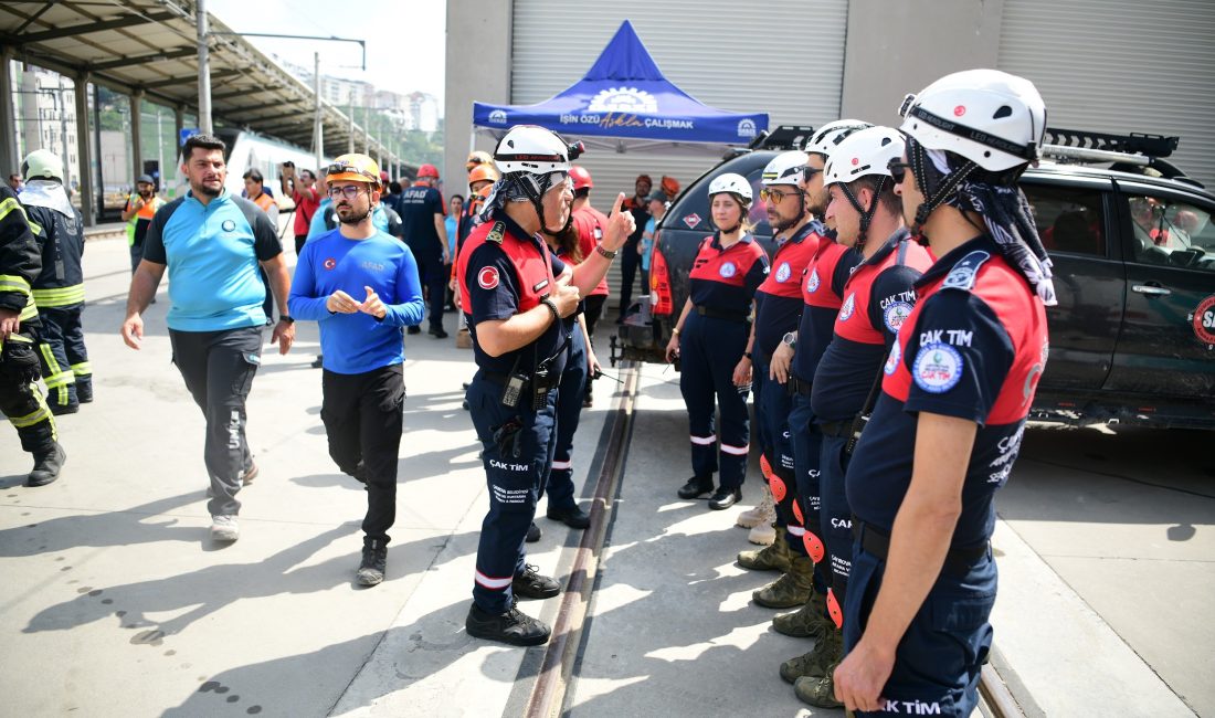 Gebze Tren Bakım İstasyonu'nda, aralarında Çayırova Belediyesi Arama Kurtarma Timi