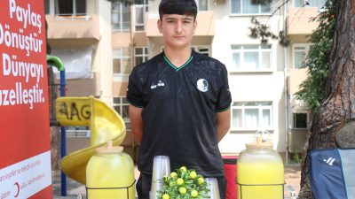 Sakarya’nın Serdivan ilçesinde yaz tatilini çalışarak değerlendiren 14 yaşındaki Buğra